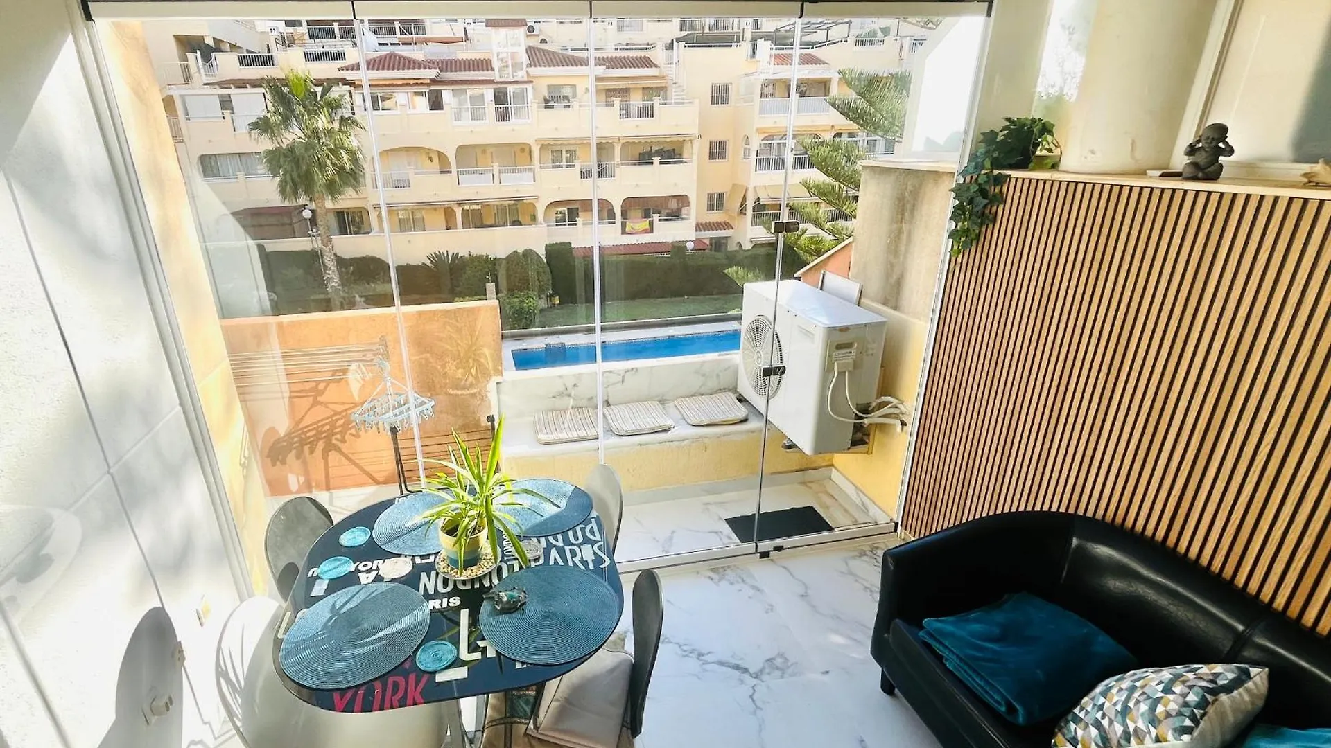 Piso En Zona Tranquila De - Torrequebrada Golf Apartment Benalmadena Spain